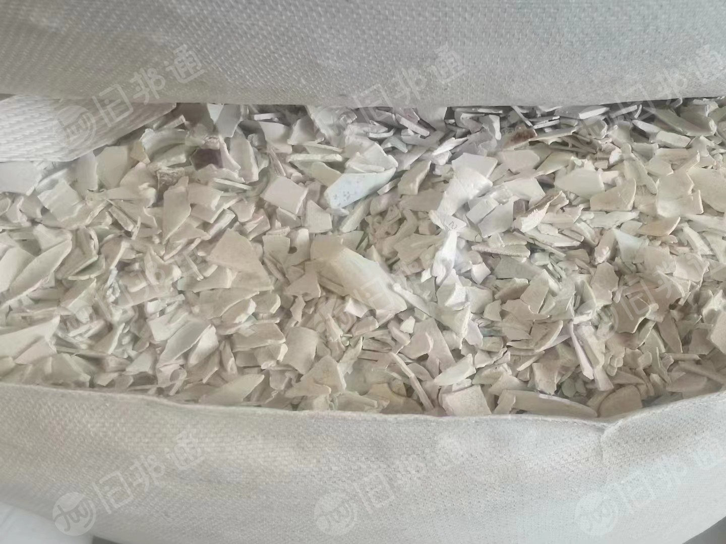 出售各种硬质PVC破碎料,原生塑钢破碎料,大小管破碎料