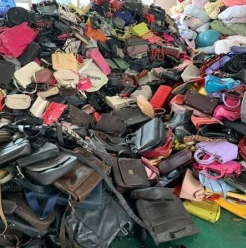 工厂长期出售精品皮包，对鞋，夏装