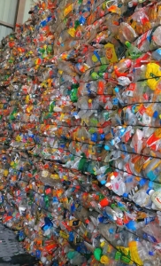 常年出售PET瓶砖，聚酯瓶砖