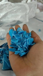 大量回收大小蓝桶破碎料，低压管破碎料，大白乙破碎料