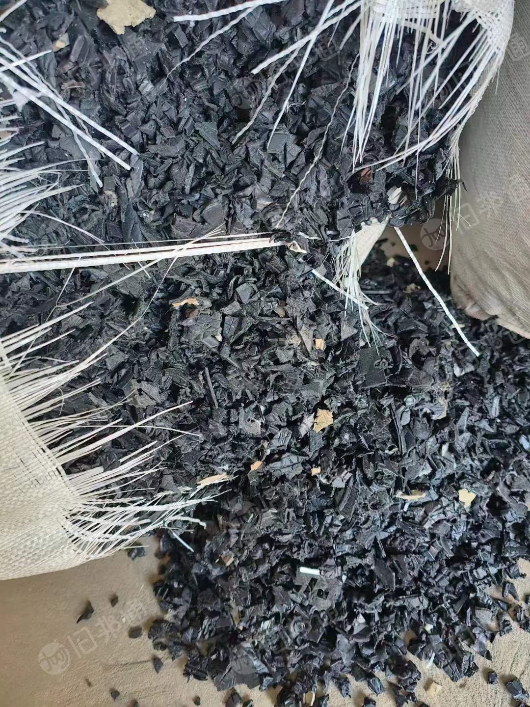 出售TPO气囊盖破碎料,也有TPEE材质的