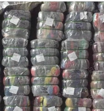 长期出售出口的优质冬装,精品夏装、现金结算,价格合理
