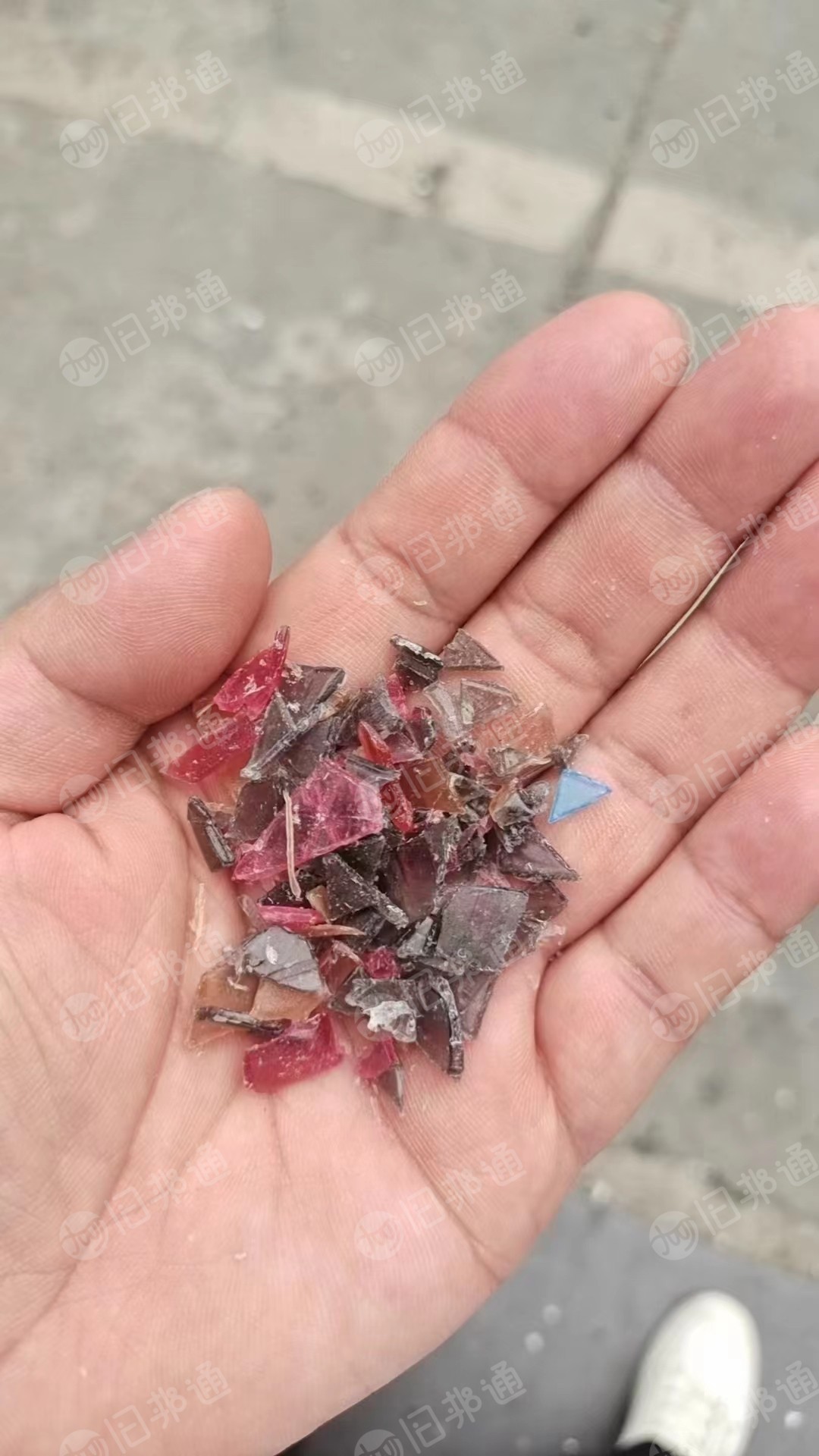 求购各色PC水口料,合金水口料,PC色透一次性高端水口料
