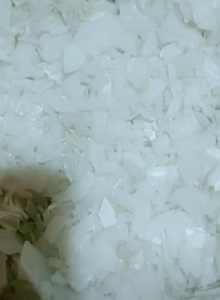 长期出售酱油壶破碎料，尿素桶破碎料，能直接上机造粒