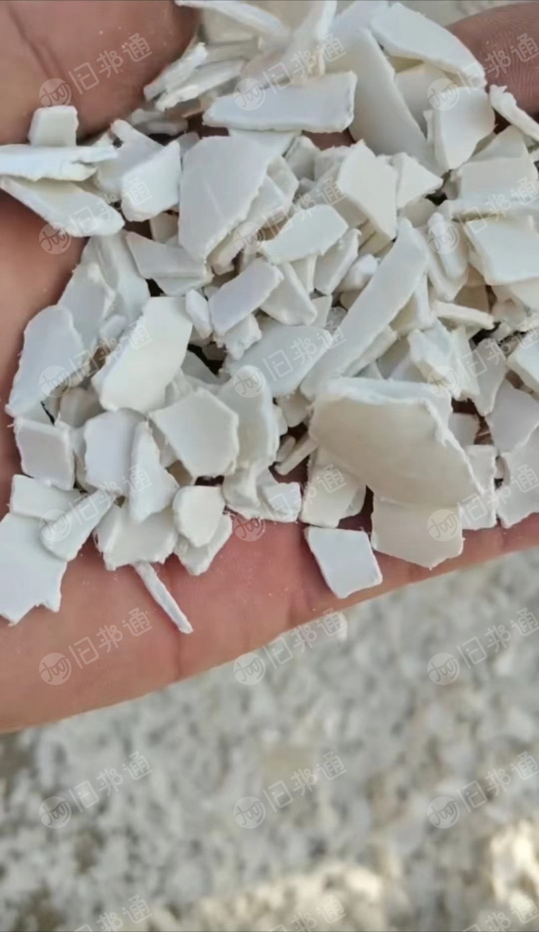 出售PE鸡网破碎料,沉底管道破碎料