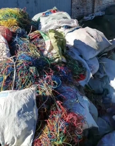 常年收购PVC电线皮毛料，PVC跑线料，不限量