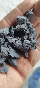 出售PVC跑线疙瘩料，平方线疙瘩料。过100至120目网子