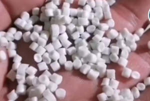 长期生产各种颜色瓶盖颗粒，物美价廉，用于拉丝 注塑吹管 包好用