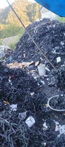 大量收购鸡爪料，透气塑胶跑道，高压油管，输送带下脚料，密封圈等