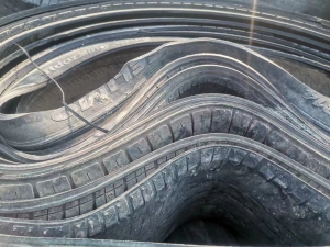 出售大钢丝胎，小钢丝胎割套料，现货够车