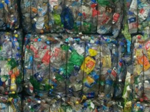 常年出售矿泉水瓶压块，油壶压块