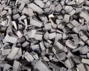 长期出售钢丝胎胶块