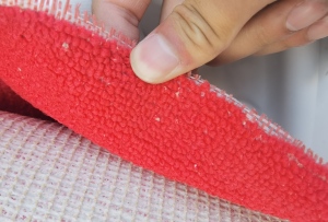 出售地毯边角料，底部有胶，给钱就卖