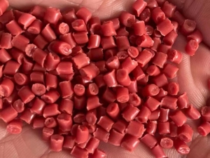 常年出售红蓝绿，瓷白PP颗粒，全漂