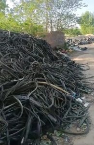 出售汽车胶条，拆车的，现货十几吨