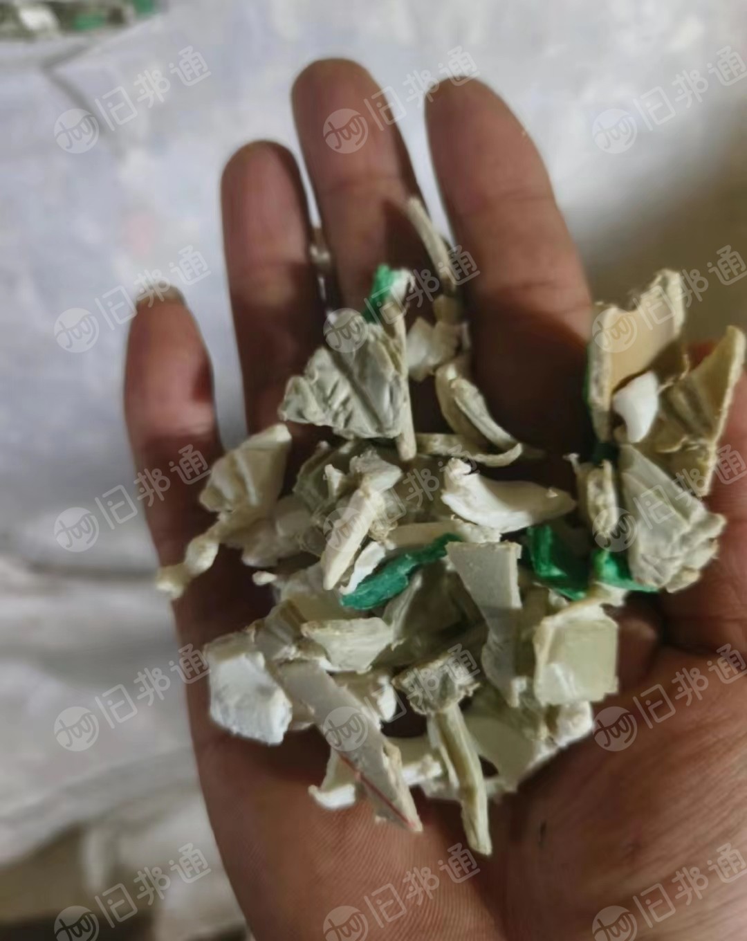 长期出售PPR管破碎料,灰白色现货十几吨
