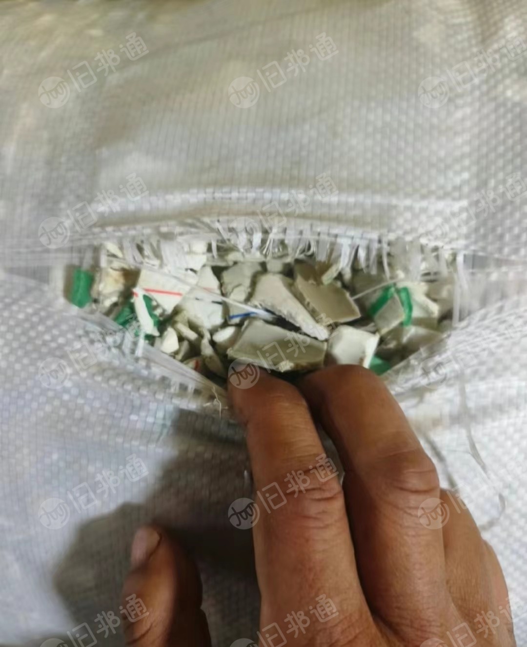 长期出售PPR管破碎料,灰白色现货十几吨