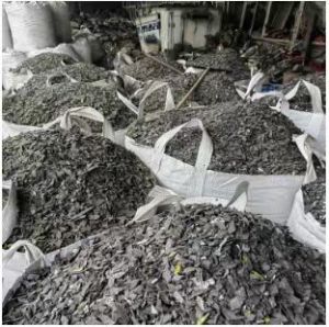 长期出售汽车内饰破碎，保险杠破碎料，尼龙料