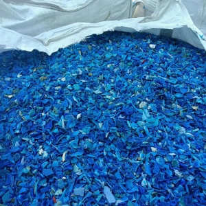 长期出售大蓝桶破碎料，现货十几吨