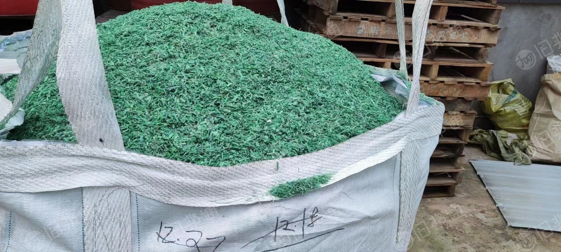 大量回收黑色、绿色PET打包带破碎料，绿片