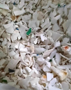 常年出售PPR破碎料，PPR管破碎料，PPR板破碎料