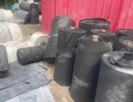 出售黑色涤纶长纤布,100-200克左右