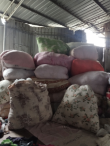 长期出售枕头棉，老棉被，化纤棉，丝棉被！