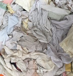 山东临沂长期供应大白二白开花料及夏装鞋子羽绒服！