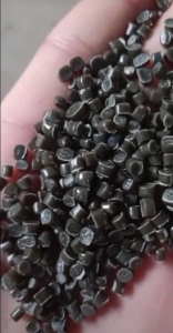 出售各种高压PE颗粒，可用于吹膜 发泡 藤条 压板 注塑 管道等