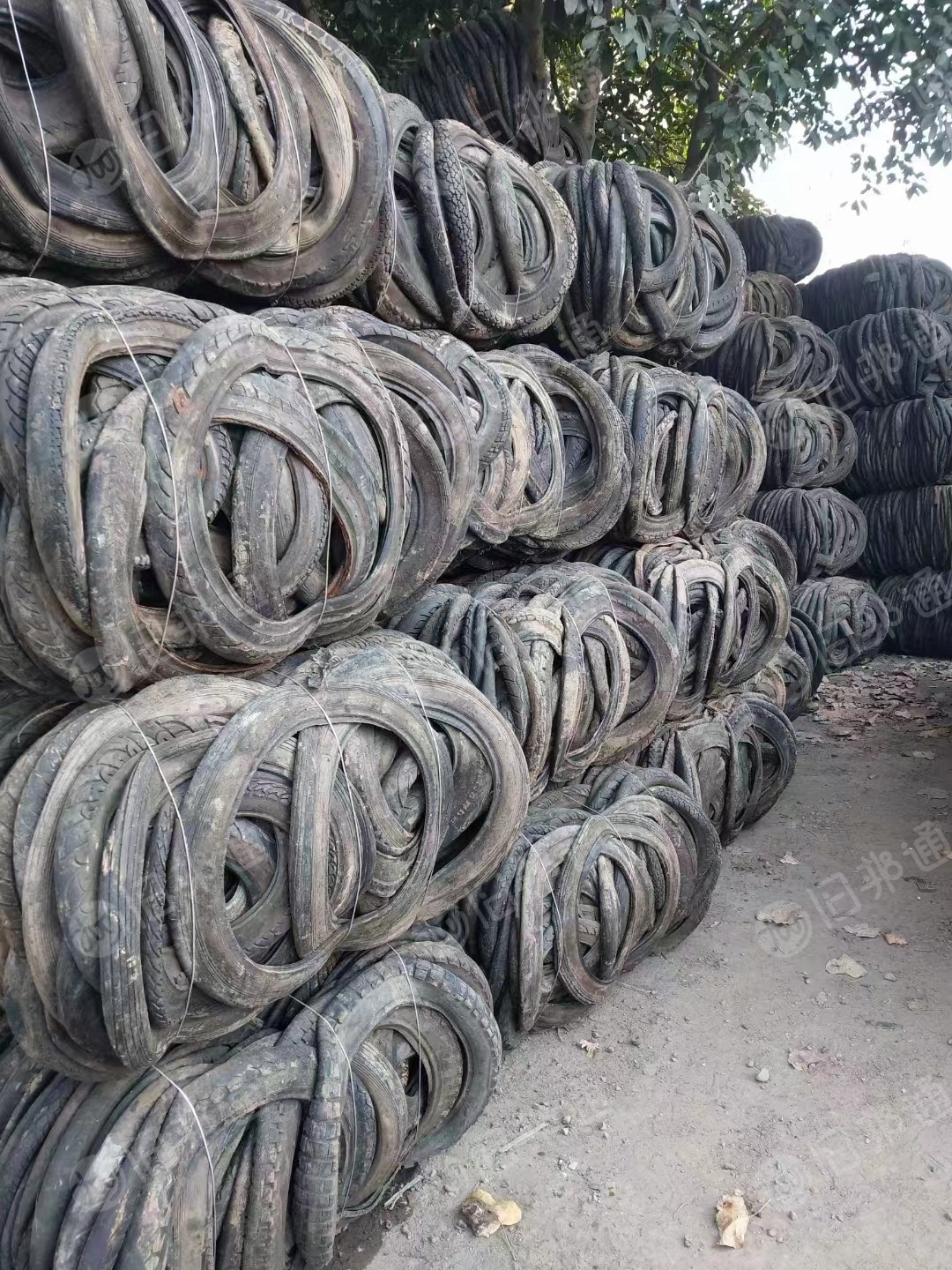 大量现金收购电摩胎,火车垫片,电子胶,打捆好的