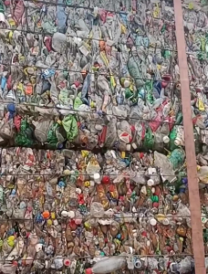 常年出售PET瓶砖，聚酯瓶砖