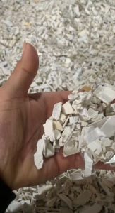 常年出售PC开关面板破碎料，现货30吨