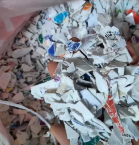 长期出售涂料桶破碎料