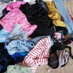 江苏长期供应夏装、冬装，鞋包等！