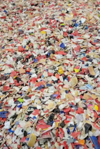 大量出售ABS酒瓶盖破碎料