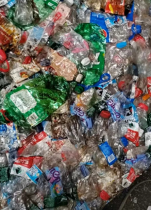 长期出售PET瓶砖，聚酯瓶砖