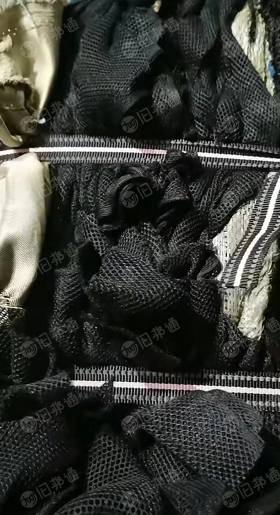 常年出售破碎过的箱包布料和各色涤纶造粒布,颜色齐