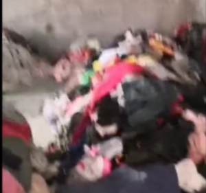 出售分拣的夏装秋冬装白料毛衣羽绒服以及废料等，便宜处理