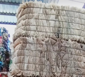 长期出售低压筐压块，PE鸡网压块