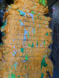 长期出售美纹纸废料，压块好的