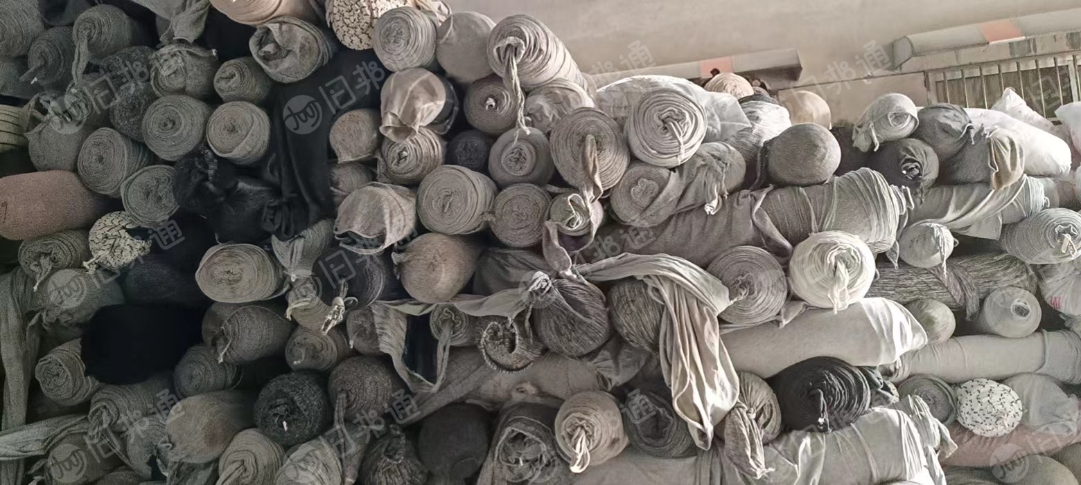 出售库存针织布，小卷布，针织涤棉的，现货20吨左右
