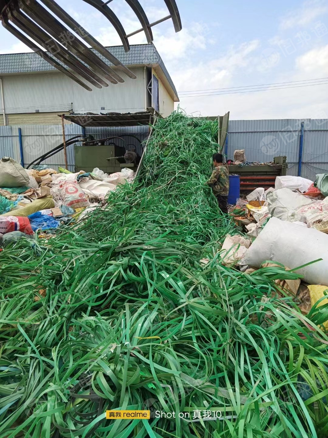 长期出售PET打包带压块,绿色打包带毛料,现货十几吨