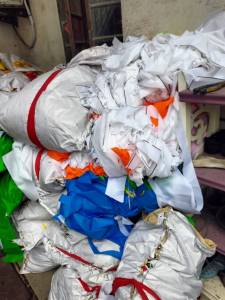 安徽芜湖出售一批化纤废布料，看上的联系！