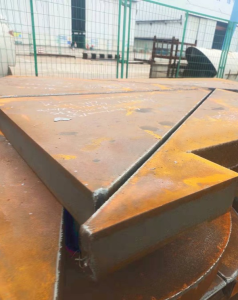 长期供货铁板，3个厚以上的地板子