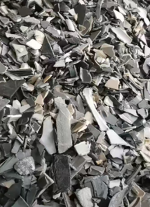 大量出售保险杠破碎料，汽车内饰破碎料