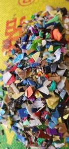 出售花乙破碎料，机油壶破碎料，现货18吨，长期有货