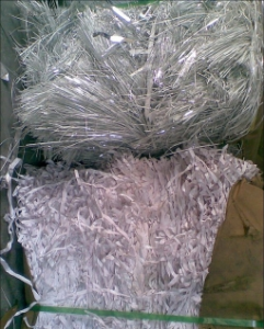 出售烟包转移厂下来的卡纸边角料