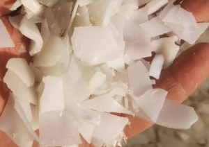 长期出售尿素桶破碎料