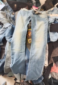 西平县长期供应旧衣服统货！