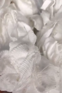 出售白色开花料，毛衣片